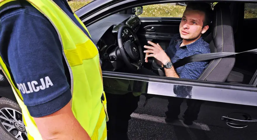 Jak zgłosić kierowcę bez prawa jazdy i uniknąć niebezpieczeństwa