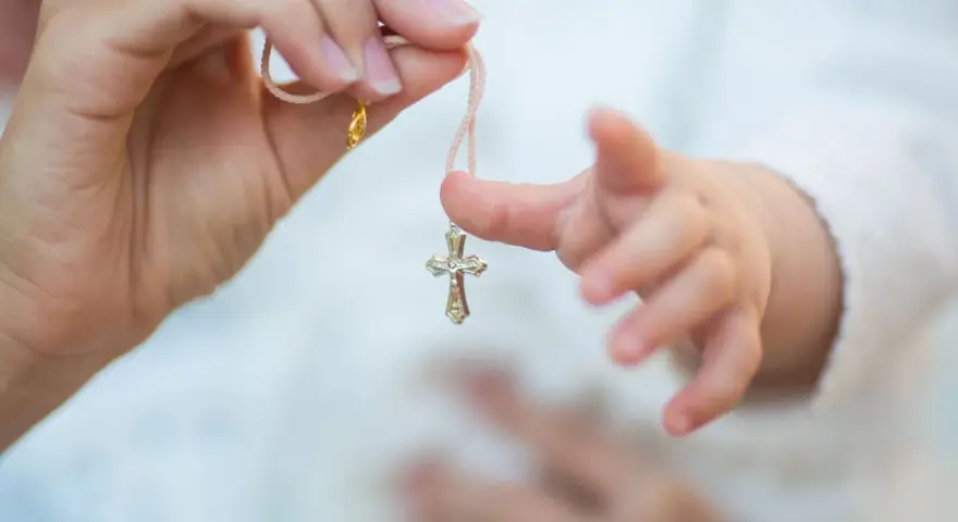 Co na prezent na chrzciny? 10 wyjątkowych pomysłów, które zachwycą