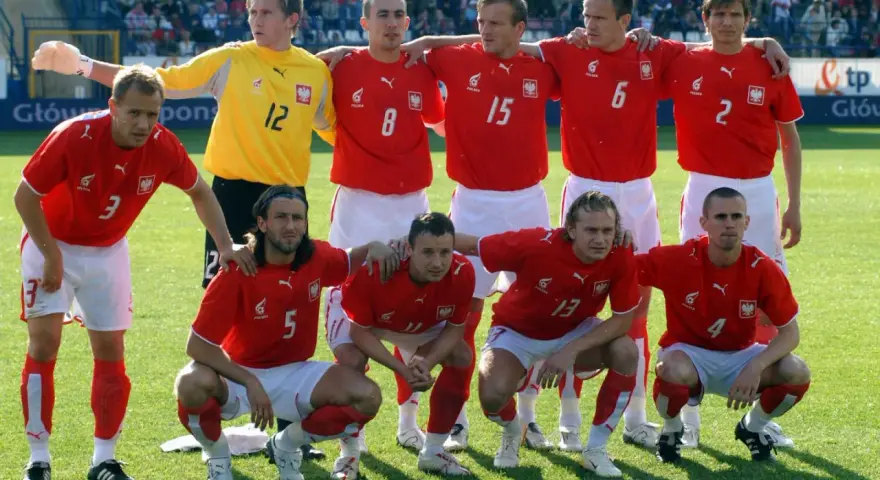 Piłkarze reprezentacji Polski, jak na polskiej wyspie owczej, gotowi do gry.