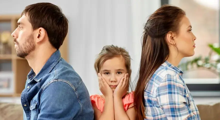 Jak rozmawiać z dzieckiem o rozwodzie rodziców bez bólu emocjonalnego