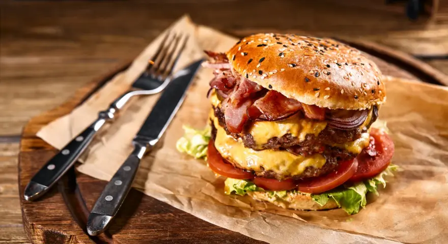 Jaki kawałek mięsa na idealny burger? Sekret soczystości!