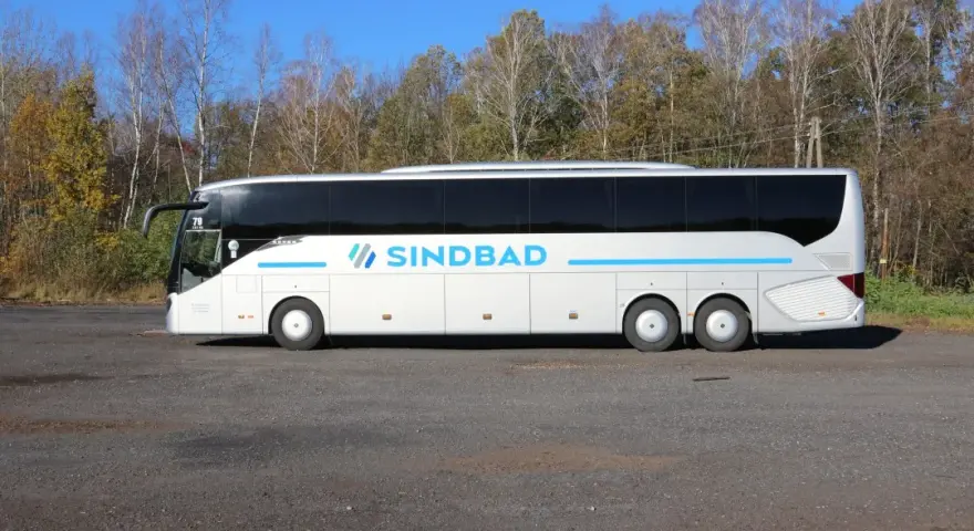 Czy autokary Sindbad mają WiFi? Sprawdź komfort podróży bez przerwy