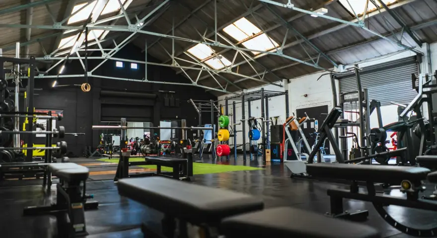 CrossFit Warszawa: Jak wybrać idealny box? Twój przewodnik