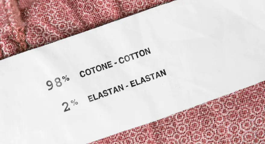 Etiqueta de tela: 98% algodón, 2% elastano. El elastano aporta elasticidad y comodidad a la prenda.