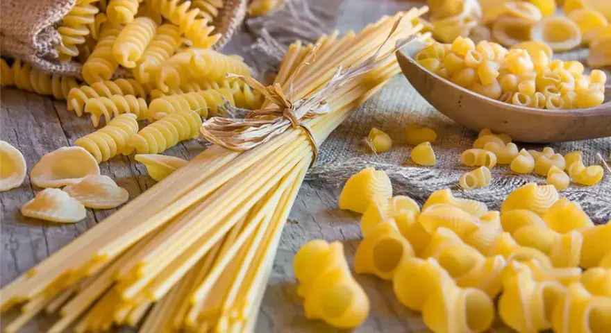 Ile kcal ma makaron? Sprawdź kaloryczność różnych rodzajów
