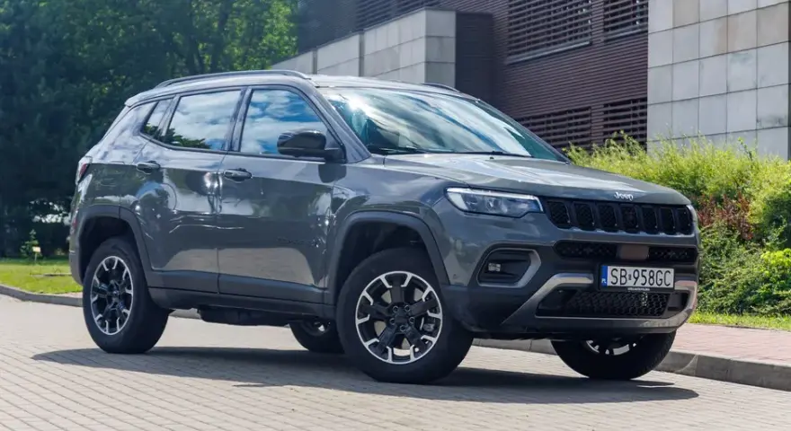 Jak upewnić się, że Twój Jeep nie ma akcji serwisowych do wykonania