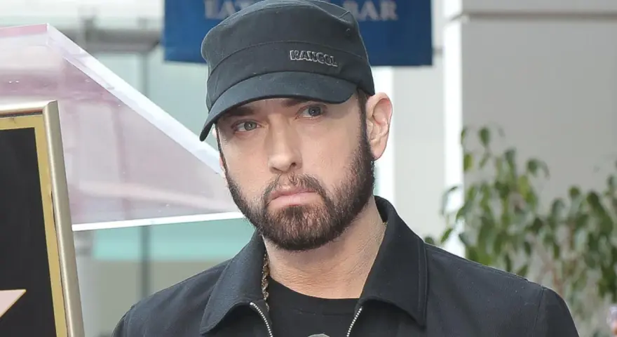 Eminem co to znaczy? Odkryj znaczenie jego pseudonimu i historii