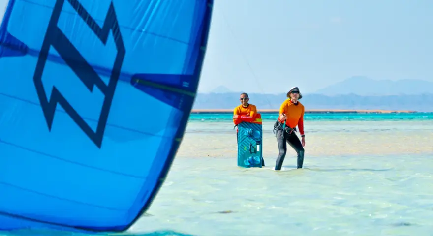 Kitesurfing: Czy jest trudny? Odkryj, jak szybko zacząć!