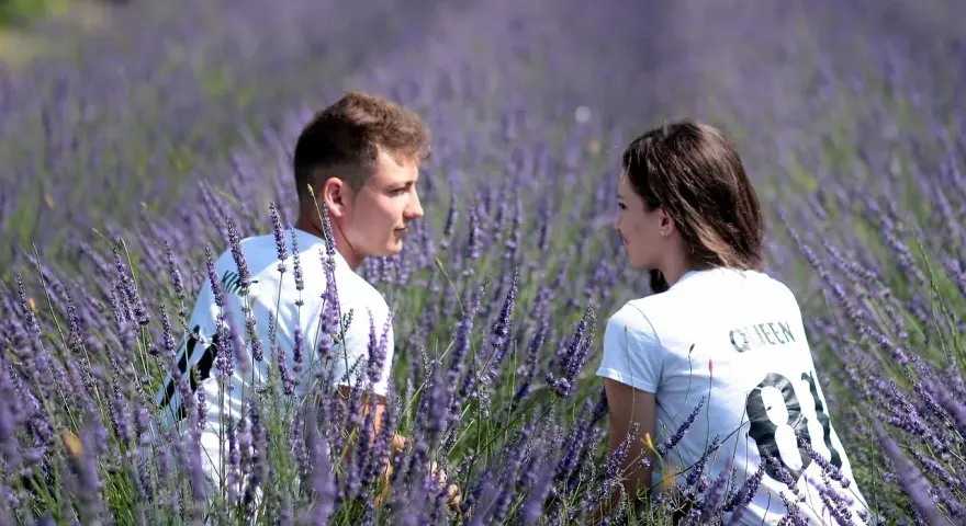 Jak flirtować na pierwszej randce, aby uniknąć niezręczności i zbudować więź