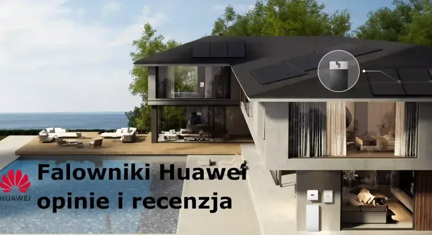 Nowoczesny dom z panelami słonecznymi na dachu i basenem. Falowniki Huawei 6kW zapewniają energię.