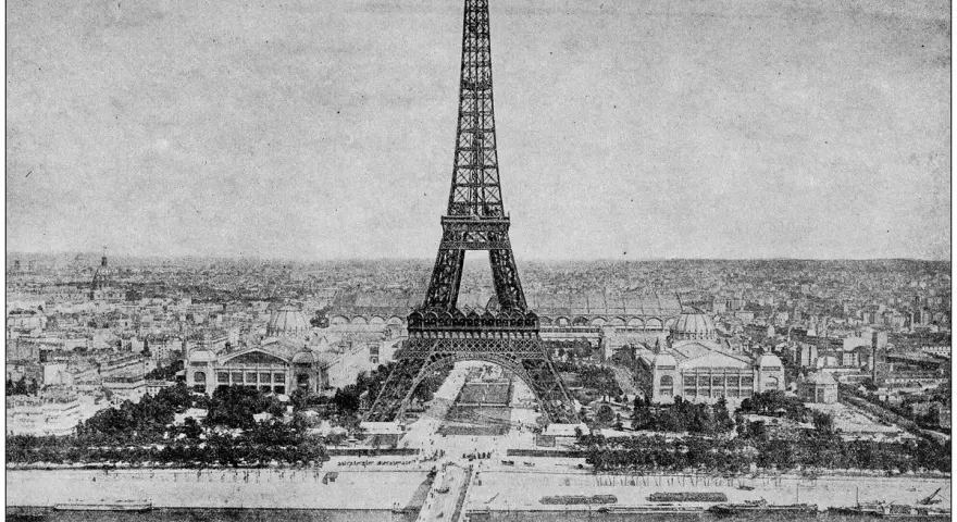 La Torre Eiffel, un icono de París, se alza majestuosa sobre la ciudad. Su historia, ligada a la Exposición Universal de 1889, la convierte en un símbolo de progreso e ingeniería.