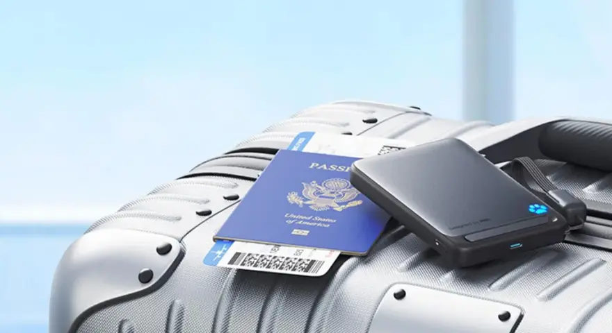 Ładowarka w bagażu podręcznym? Zasady i limity powerbanków.