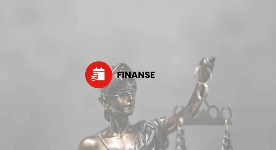 Temida z wagą i mieczem, obok symbol finansów. Dowiedz się, jak napisać pozew o zapłatę.