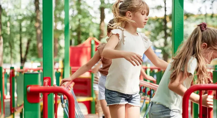 Od kiedy place zabaw dla dzieci? Kluczowe zmiany w przepisach bezpieczeństwa