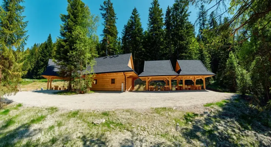 Bacówka Gorce - odkryj urok tradycyjnych chat góralskich w naturze