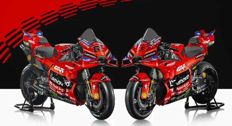 Dos motos Ducati rojas de MotoGP, listas para la competición. Las concesiones MotoGP son clave para el éxito.