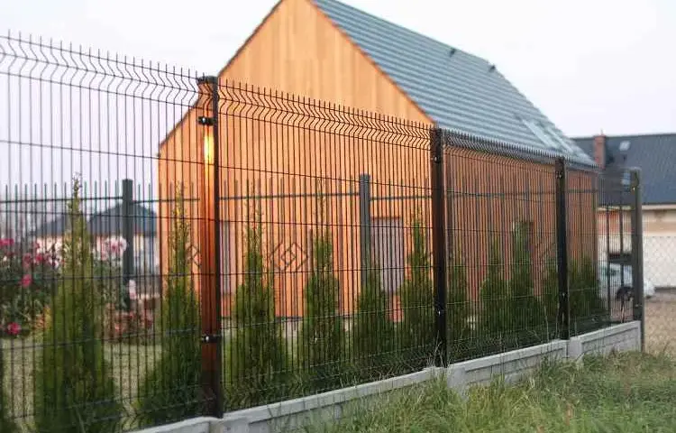 Ogrodzenie czy trzeba zgłaszać? Sprawdź, co musisz wiedzieć