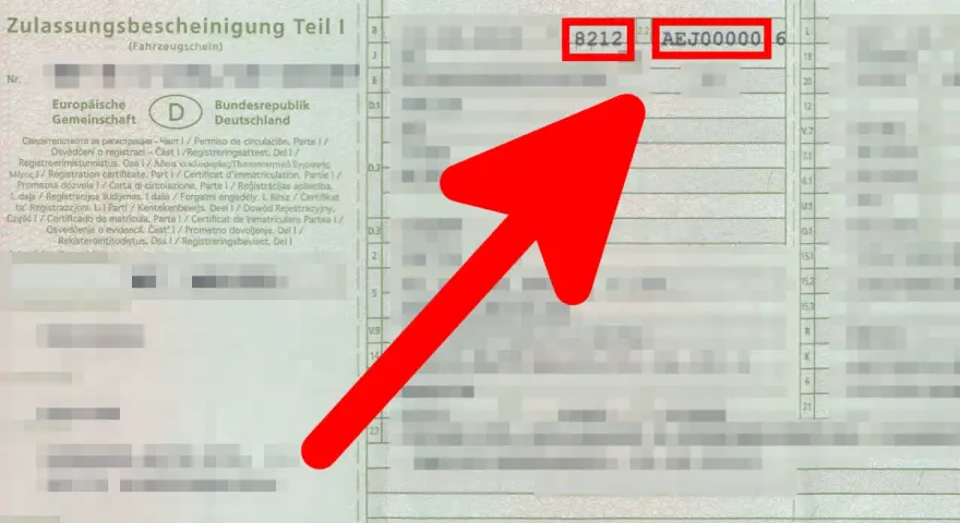 Fahrzeugschein mit markiertem Kennzeichen AEJ00000, das zu einem hsn Opel gehört.