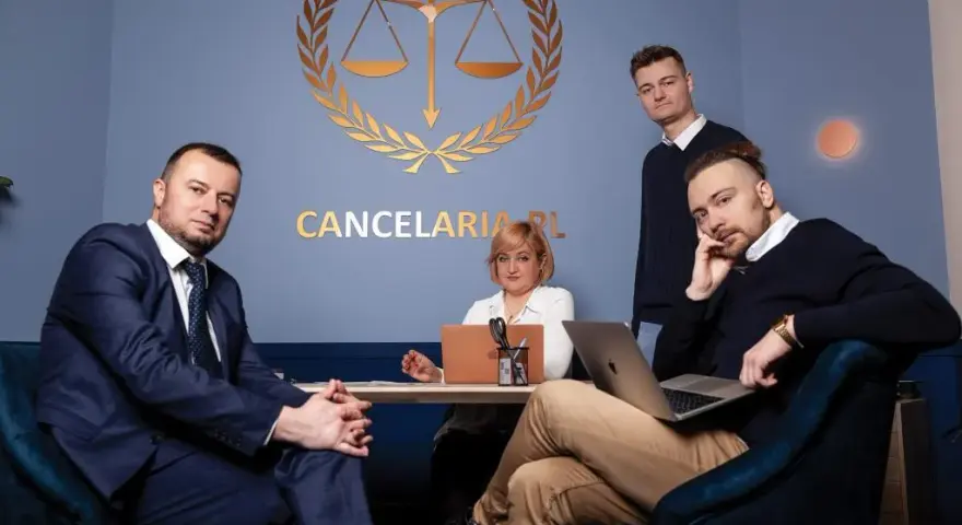 Radca prawny co robi? Poznaj jego kluczowe obowiązki i zadania