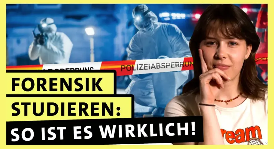 Ein junges Mädchen denkt nach, während im Hintergrund Forensiker in Schutzanzügen einen Tatort absperren. "Forensik studieren: So ist es wirklich!