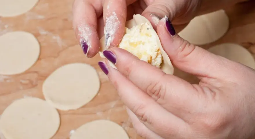 Mrożenie farszu na pierogi ruskie? Sprawdź, jak to zrobić dobrze!