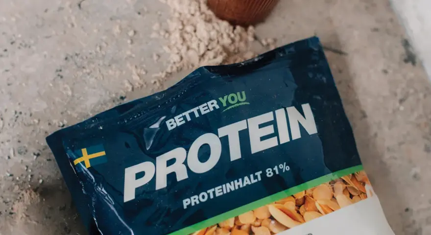 En påse Better You Protein med 81% proteinhalt. Perfekt för dig som vill ha ett långsamt protein för en jämn energitillförsel.