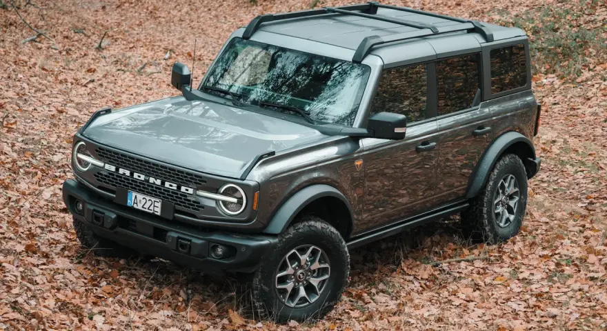 Jaki SUV w teren wybrać, aby uniknąć rozczarowania w trudnych warunkach?