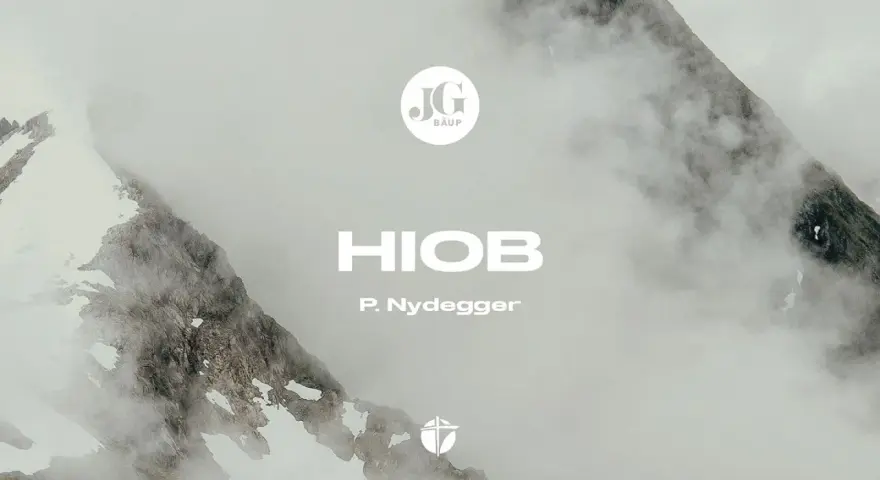 Berglandschaft im Nebel. Der Text "HIOB 38 11" und "P. Nydegger" sind sichtbar.