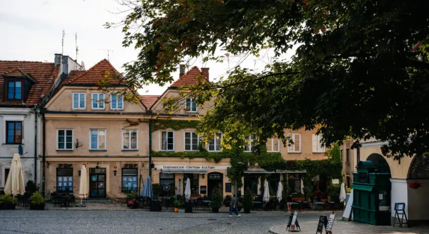 Sandomierz: Gdzie zjeść? Przewodnik po najlepszych restauracjach!