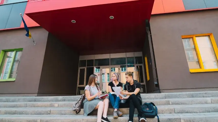 Placówka oświatowa: co to jest? Rodzaje, definicja, prawo