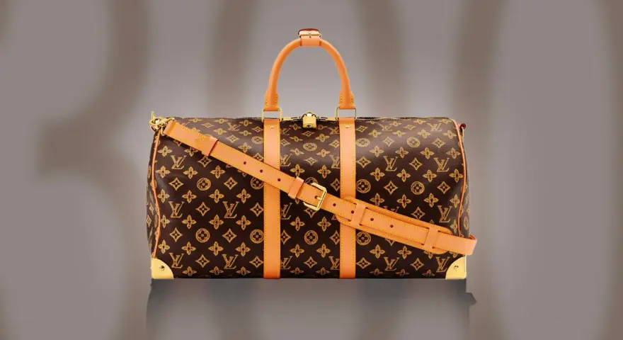 Borsa Louis Vuitton monogram marrone con dettagli in pelle color cuoio. Un classico dal louis vuitton anno di fondazione, perfetto per viaggiare con stile.