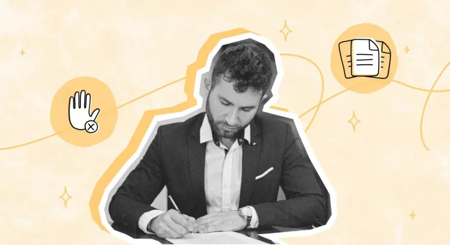 Un homme signe un document, symbolisant la fin d'un contrat. L'image évoque le régime social et l'indemnité de rupture conventionnelle.
