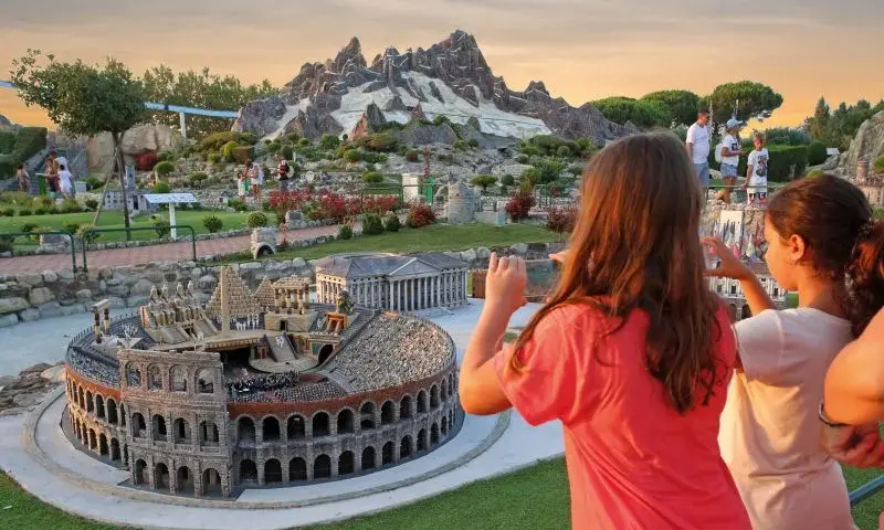 Italia in Miniatura: Attrazioni, Orari e Consigli per la Tua Visita