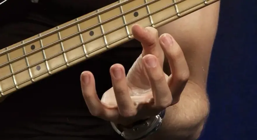 E-Bass lernen: Die besten Methoden und Ressourcen für jeden Spieler