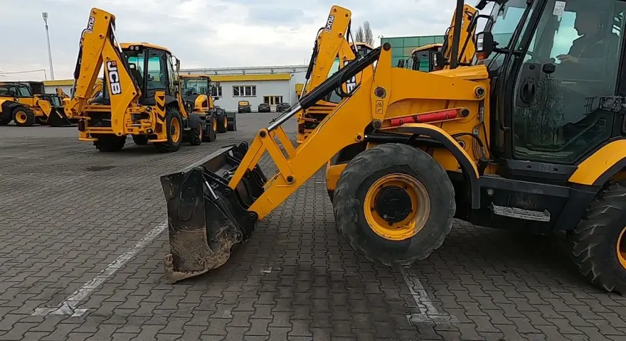 Ile pali koparko ładowarka JCB 3CX? Sprawdź, jak zaoszczędzić na paliwie