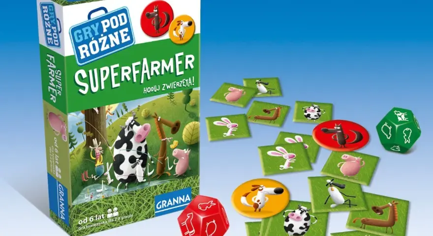 Pudełko gry planszowej Super Farmer z zasadami hodowli zwierząt. Na stole rozłożone żetony z wesołymi zwierzątkami i kostki.