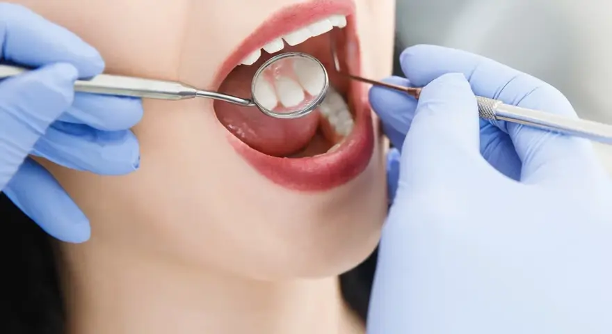 Ile kosztuje wizyta u dentysty bez ubezpieczenia? Sprawdź ceny!