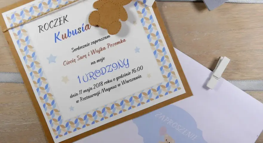 Jak wypisać zaproszenie z dzieckiem, aby uniknąć niezręczności?