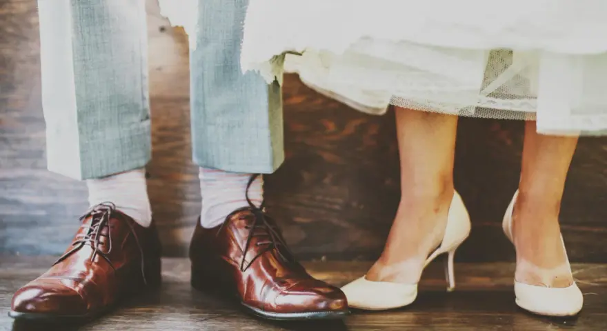 Co ubrać na wesele jako gość, aby wyglądać elegancko i stylowo?