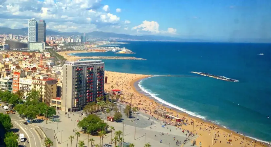 Czy Barcelona ma dostęp do morza? Pełny przewodnik po plażach