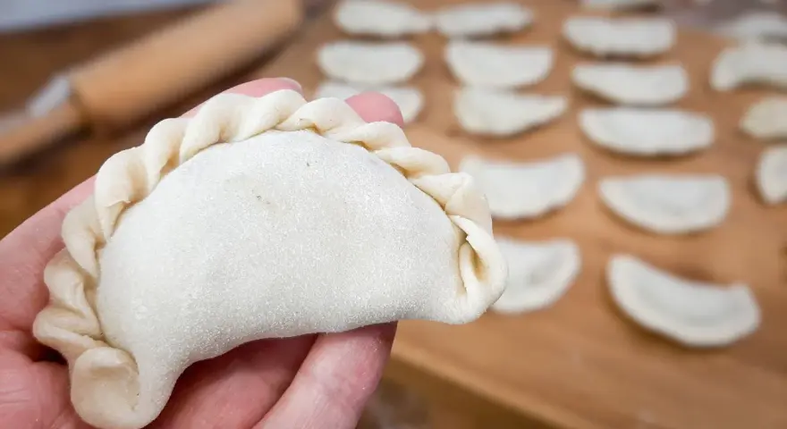 Jak lepić pierogi z warkoczem? Praktyczny przewodnik krok po kroku
