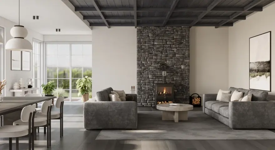 Salón moderno con chimenea de piedra, sofás grises y techos oscuros de madera que crean un ambiente acogedor.