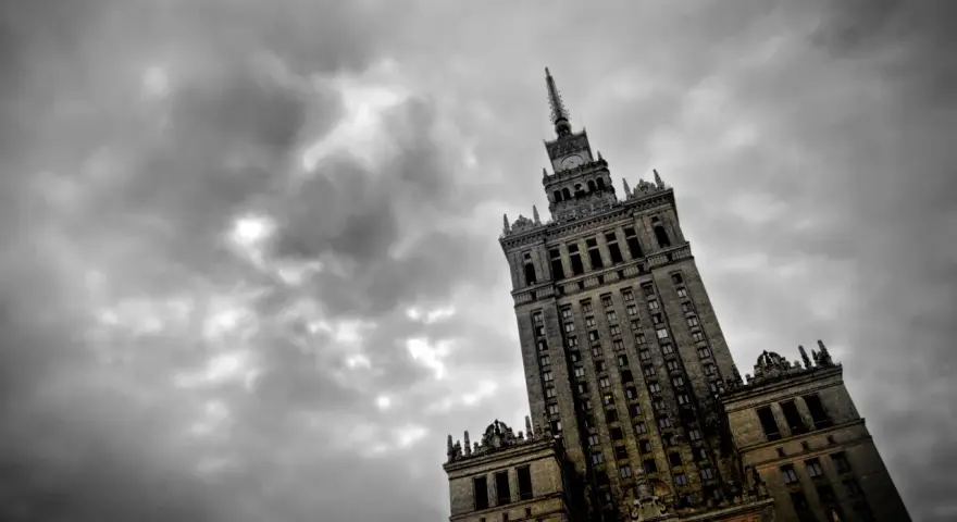 Porównanie salonów rozrywki w Polsce i innych krajach Unii Europejskiej: kompleksowy przewodnik