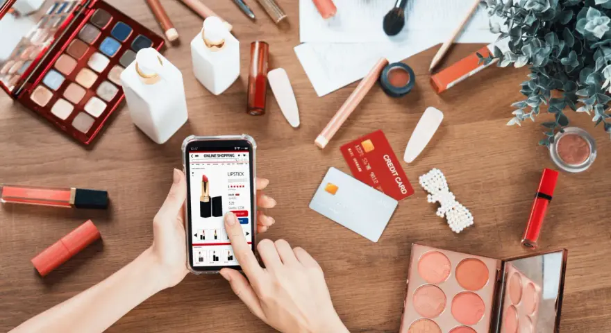 Jak kupować online produkty beauty i lifestyle bardziej świadomie