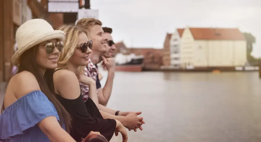 Weekendowe city breaki w Polsce – atrakcje, restauracje i rozrywka po zmroku