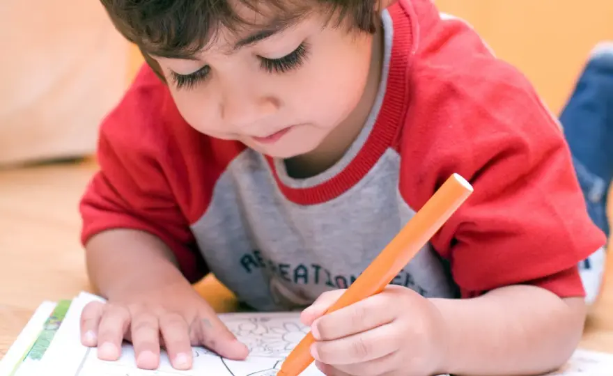 Bambino iperattivo, cosa fare? Strategie pratiche per casa