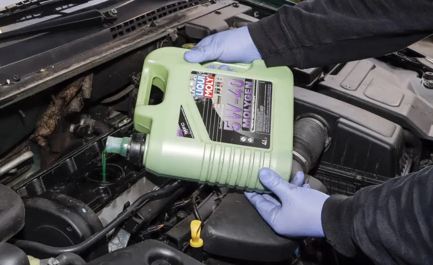 Olej do auta sportowego - Wybierz mądrze! Poradnik Liqui Moly