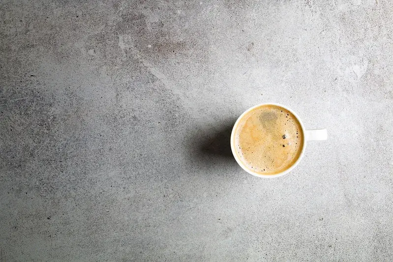 Caffe crema – co to za kawa i jak ją przygotować? Poznaj różnice
