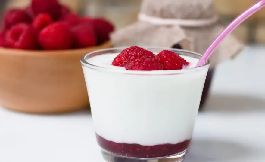 Skyr - co to jest i jak wybrać produkt z najlepszym składem?