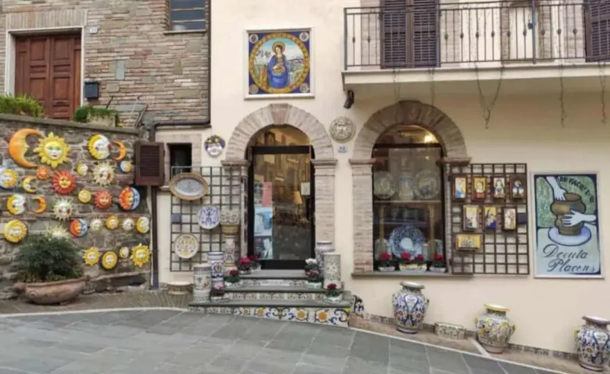 Deruta - Borgo e Ceramica: Guida Completa per una Visita Perfetta